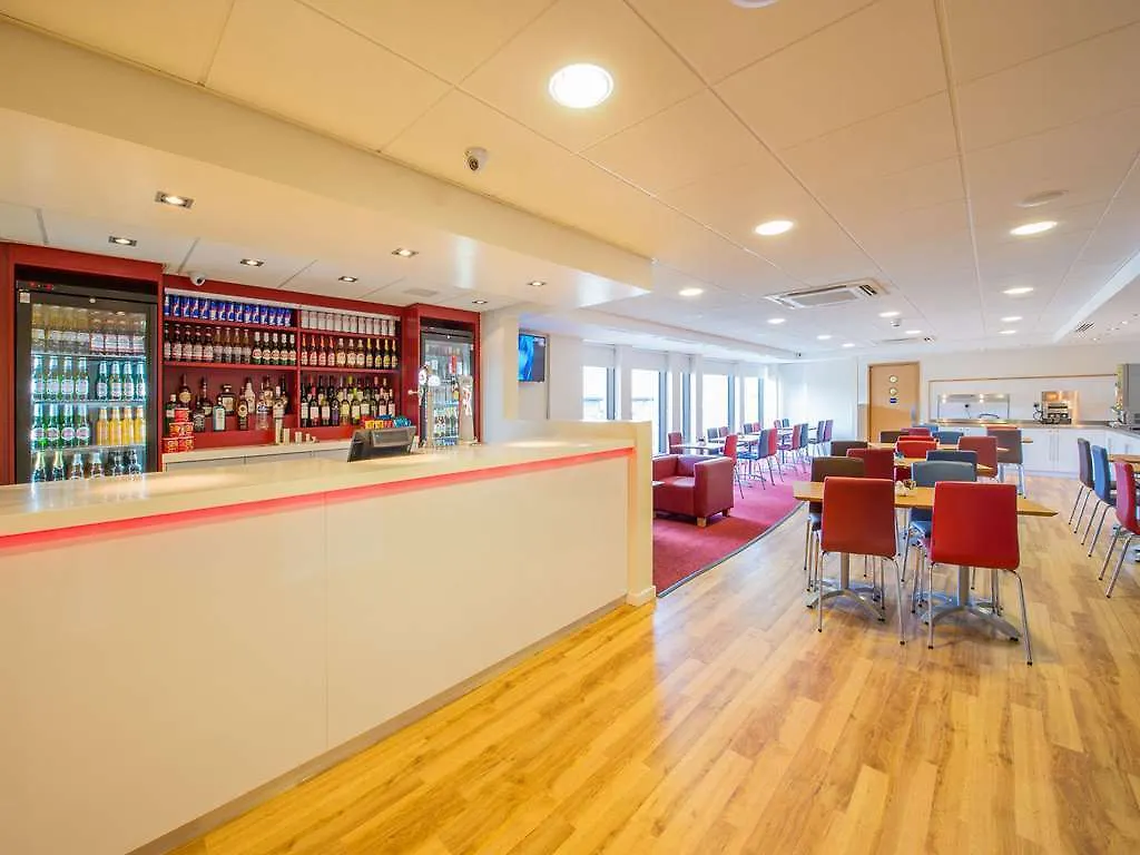 Travelodge Harrogate West Park Hotel