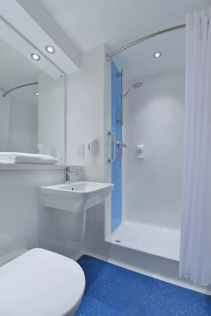Travelodge Harrogate West Park Hotel